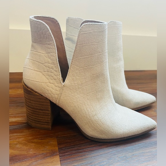 Steve Madden Kaylah Bootie - Picture 1 of 8